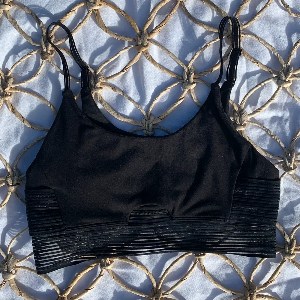 Alo Yoga Black Sports Bra size Medium